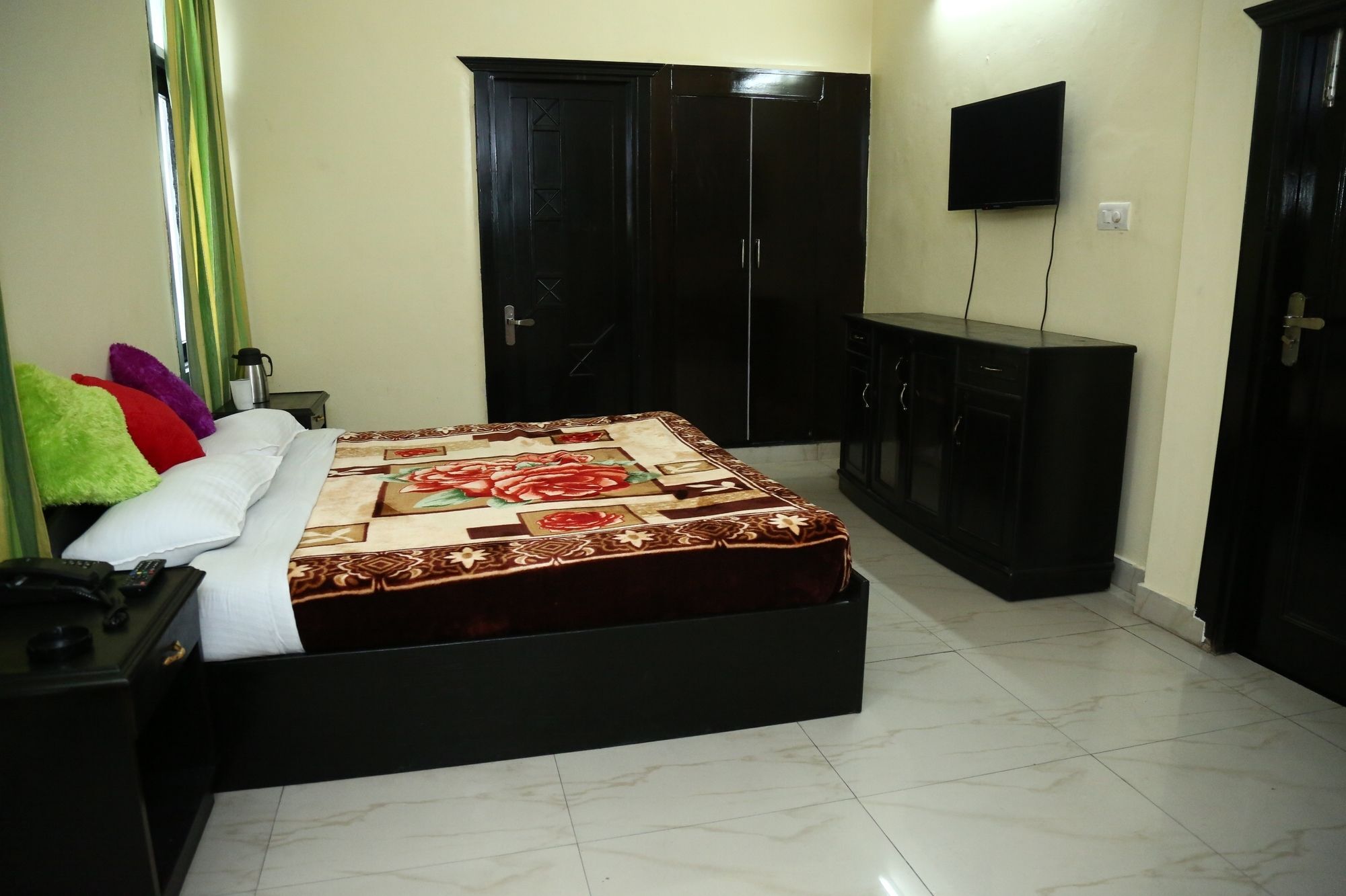 Oyo 5248 Surbee Resorts موسوري المظهر الخارجي الصورة